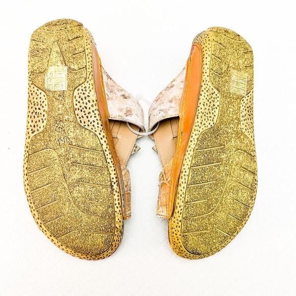 L'Artiste Spring Step Karina Leather Open Toe Sandal Flower Adorned Size 39 MINT - Picture 4 of 5